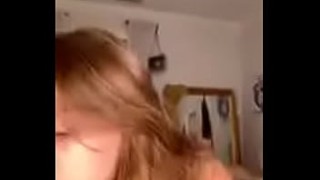 Thai webcam princess fucks herself