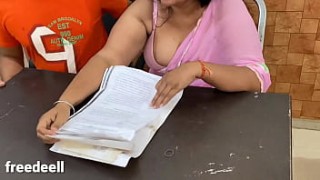 Desi Bhabhi Has Phone Sex on Video Call Hindi