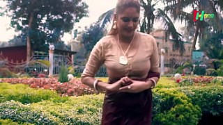 Bhabhi with a sexy butt is ready to fuck with delivery boy, Hindi audio