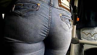 Filmando Bunda Jeans Atolada No Onibus Tight Denim vagina pornstar Cameltoe creepshot Culona Bus Voyeur
