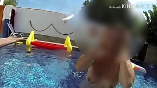 Las tetas de Ping y porn vedio hd sexo anal en la piscina.