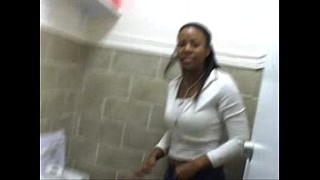 CHICAS LOCA - Lesbian babes eating pussy in the toilet