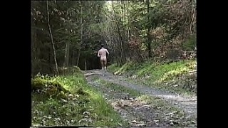 BluttBoy joggt nackt in opansex Puderbach (D)