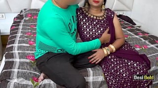 Indian sexy bhabhi has sex with young boy (clear Hindi audio)
