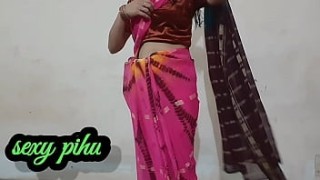 Sexy Indian Bhabhi Fucking Pussy Using Vegetables As Dildo